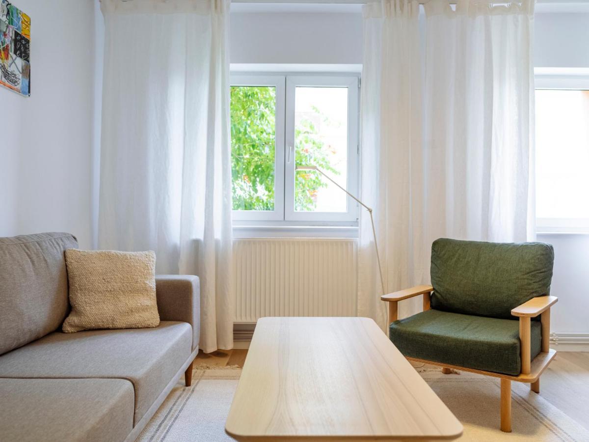 Cozy Central Apartment Near The Forest Brașov Exterior foto